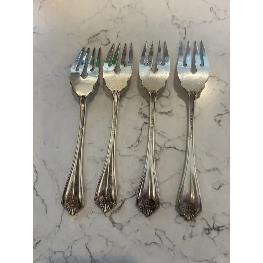 Vtg Rogers 1881 Oneida King James Pattern‎ Silverplate Set of 4 Salad Forks